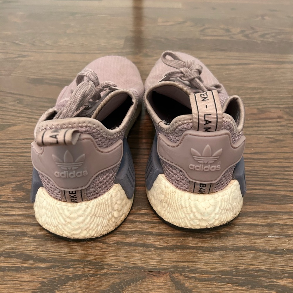 Adidas NMD R1 in Soft Purple - Picture 4 of 6